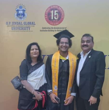 CA दिनेश अग्रवाल एवं समाज सेविका अरुणा अग्रवाल के मेधावी सुपुत्र दिव्यांश को मिली बीए एलएलबी ऑनर्स की डिग्री, देश के प्रतिष्ठित ओपी जिंदल यूनिवर्सिटी हरियाणा ने दी उपाधि, अंतर्राष्ट्रीय अग्रवाल सम्मेलन के अध्यक्ष राजकुमार मित्तल ने भी दी बधाई CA दिनेश अग्रवाल एवं समाज सेविका अरुणा अग्रवाल के मेधावी सुपुत्र दिव्यांश को मिली बीए एलएलबी ऑनर्स की डिग्री, देश के प्रतिष्ठित ओपी जिंदल यूनिवर्सिटी हरियाणा ने दी उपाधि, अंतर्राष्ट्रीय अग्रवाल सम्मेलन के अध्यक्ष राजकुमार मित्तल ने भी दी बधाई kshititech