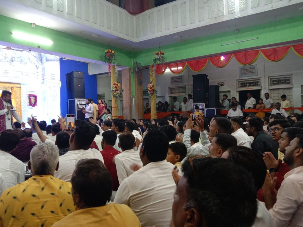 खाटू वाले का अद्भुत दरबार- शक्ति शहर की हटरी धर्मशाला में सजा बाबा श्याम का दरबार- कोलकाता के भजन गायको ने बांधा समा,झूम उठे श्याम प्रेमी, पूरा शहर गूंज उठा बाबा श्याम के जयकारों से खाटू वाले का अद्भुत दरबार- शक्ति शहर की हटरी धर्मशाला में सजा बाबा श्याम का दरबार- कोलकाता के भजन गायको ने बांधा समा,झूम उठे श्याम प्रेमी, पूरा शहर गूंज उठा बाबा श्याम के जयकारों से kshititech