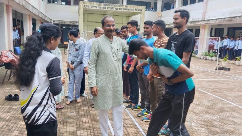 मालखरौदा के शासकीय वेदराम महाविद्यालय में 29 अगस्त को सुशासन पखवाड़े के अंतर्गत राष्ट्रीय खेल दिवस एवं राष्ट्रीय कृमि मुक्ति दिवस के रूप में हुए विभिन्न आयोजन, मेजर ध्यानचंद जी को भी दी गई पुष्पांजलि मालखरौदा के शासकीय वेदराम महाविद्यालय में 29 अगस्त को सुशासन पखवाड़े के अंतर्गत राष्ट्रीय खेल दिवस एवं राष्ट्रीय कृमि मुक्ति दिवस के रूप में हुए विभिन्न आयोजन, मेजर ध्यानचंद जी को भी दी गई पुष्पांजलि kshititech