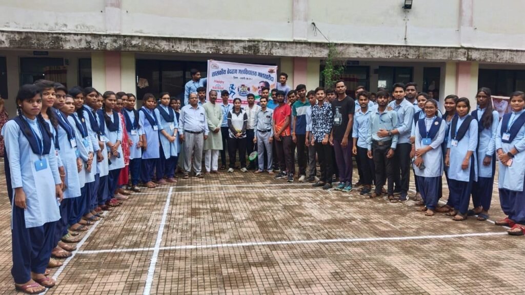 मालखरौदा के शासकीय वेदराम महाविद्यालय में 29 अगस्त को सुशासन पखवाड़े के अंतर्गत राष्ट्रीय खेल दिवस एवं राष्ट्रीय कृमि मुक्ति दिवस के रूप में हुए विभिन्न आयोजन, मेजर ध्यानचंद जी को भी दी गई पुष्पांजलि मालखरौदा के शासकीय वेदराम महाविद्यालय में 29 अगस्त को सुशासन पखवाड़े के अंतर्गत राष्ट्रीय खेल दिवस एवं राष्ट्रीय कृमि मुक्ति दिवस के रूप में हुए विभिन्न आयोजन, मेजर ध्यानचंद जी को भी दी गई पुष्पांजलि kshititech