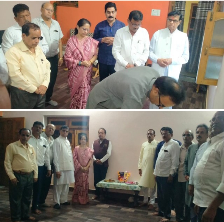 शक्ति के सांस्कृतिक विकास मंच ने दी JLND कॉलेज के सेवानिवृत्त प्राध्यापक श्यामा प्रसाद चरण चौबे को श्रद्धांजलि ,साहित्यकार रमेश सिंघानिया ने कहा- बहुमुखी व्यक्तित्व के धनी थे डॉक्टर चौबे, बिलासपुर में हुआ था चौबे जी का निधन शक्ति के सांस्कृतिक विकास मंच ने दी JLND कॉलेज के सेवानिवृत्त प्राध्यापक श्यामा प्रसाद चरण चौबे को श्रद्धांजलि ,साहित्यकार रमेश सिंघानिया ने कहा- बहुमुखी व्यक्तित्व के धनी थे डॉक्टर चौबे, बिलासपुर में हुआ था चौबे जी का निधन kshititech