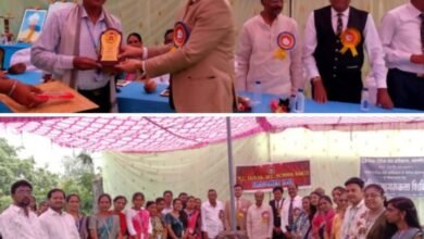 शक्ति के एम एल जैन इंग्लिश मीडियम स्कूल में हुआ शिक्षक दिवस सम्मान समारोह, विद्यालय के छात्र देवेंद्र पटेल ने दिया विद्यालय के लिए डेढ़ लाख रुपए का फर्नीचर,वरिष्ठ शिक्षकों का भी हुआ सम्मान,सकती के ADJ प्रशांत शिवहरे रहे मुख्य अतिथि शक्ति के एम एल जैन इंग्लिश मीडियम स्कूल में हुआ शिक्षक दिवस सम्मान समारोह, विद्यालय के छात्र देवेंद्र पटेल ने दिया विद्यालय के लिए डेढ़ लाख रुपए का फर्नीचर,वरिष्ठ शिक्षकों का भी हुआ सम्मान,सकती के ADJ प्रशांत शिवहरे रहे मुख्य अतिथि kshititech