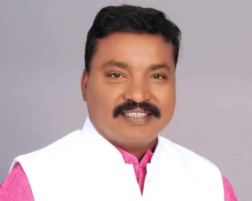 रंग लाई गबेल दंपति की पहल- शक्ति नगर पालिका अध्यक्ष सुषमा की सक्रियता- रामकुमार एवं गीता गबेल की मांग पर गोमती एवं बिहान हॉस्पिटल के सामने खुले नाले को करवाया कवर्ड,रामकुमार- गीता गबेल ने किया अध्यक्ष सुषमा जायसवाल का आभार kshititech