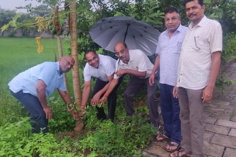 अमिताभ बच्चन खिलाएंगे केबीसी का खेल-शक्ति शहर में ऐतिहासिक बन गया है अग्रवाल समाज का अग्रसेन जयंती पखवाड़ा, प्रतिदिन वृक्षारोपण के माध्यम से दिया जा रहा सेवा का संदेश तो वही प्रतियोगिताओं की व्यवस्थाओं में दिख रहा नया स्वरूप, केरल की झांकियां सहित अग्रसेन चौक में बनारस के पंडित करेंगे महा आरती kshititech