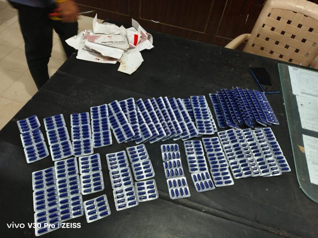 सकती में नशे के सौदागरों पर पुलिस की बड़ी कार्यवाही,नशीली कैप्सूल के साथ आरोपी गिरफ्तार,SP अंकिता के निर्देश पर TI बृजेश तिवारी की सक्रिय कार्यवाही सकती में नशे के सौदागरों पर पुलिस की बड़ी कार्यवाही,नशीली कैप्सूल के साथ आरोपी गिरफ्तार,SP अंकिता के निर्देश पर TI बृजेश तिवारी की सक्रिय कार्यवाही kshititech