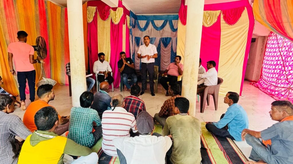 2 लाख सदस्यता का लक्ष्य- जांजगीर चांपा जिले में भाजपा के सदस्यता अभियान को गति दे रहे जिला सदस्यता प्रभारी अमर सुल्तानिया, बूथ स्तर पर किया सदस्यता अभियान का शुभारंभ, अमर ने कहा- पूरे देश में लोग ले रहे भाजपा की सदस्यता, पूरे जिले में सदस्यता अभियान को लेकर भाजपा में दिख रहा भारी उत्साह 2 लाख सदस्यता का लक्ष्य- जांजगीर चांपा जिले में भाजपा के सदस्यता अभियान को गति दे रहे जिला सदस्यता प्रभारी अमर सुल्तानिया, बूथ स्तर पर किया सदस्यता अभियान का शुभारंभ, अमर ने कहा- पूरे देश में लोग ले रहे भाजपा की सदस्यता, पूरे जिले में सदस्यता अभियान को लेकर भाजपा में दिख रहा भारी उत्साह kshititech