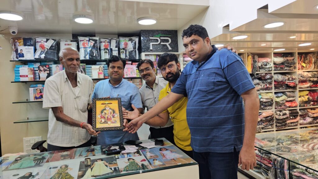 घर-घर विराजेंगे अग्रसेन जी- अग्रसेन जयंती समारोह समिति शक्ति द्वारा अग्रकुल प्रवर्तक अग्रसेन जी की फोटो का हुआ विमोचन, शक्ति के प्रत्येक अग्रवाल परिवार तक पहुंचाई जाएगी अग्रसेन जी की फोटो, पूरी दुनिया में दानवीरता एवं सेवा कार्यों के लिए जाना जाता है अग्रोहा नरेश महाराजाधिराज अग्रसेन जी को घर-घर विराजेंगे अग्रसेन जी- अग्रसेन जयंती समारोह समिति शक्ति द्वारा अग्रकुल प्रवर्तक अग्रसेन जी की फोटो का हुआ विमोचन, शक्ति के प्रत्येक अग्रवाल परिवार तक पहुंचाई जाएगी अग्रसेन जी की फोटो, पूरी दुनिया में दानवीरता एवं सेवा कार्यों के लिए जाना जाता है अग्रोहा नरेश महाराजाधिराज अग्रसेन जी को kshititech
