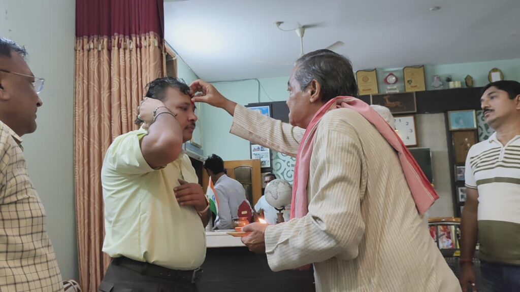 शक्ति अंचल के विद्वान पंडित महेश शर्मा का अवतरण दिवस मनाया गया धूमधाम से, गिरिराज रेन बसेरा में हुआ जन्मोत्सव कार्यक्रम का आयोजन, 10 सितंबर को महेश जी के जन्मदिन पर सोशल मीडिया पर भी उनके प्रशंसकों ने दी बधाई शक्ति अंचल के विद्वान पंडित महेश शर्मा का अवतरण दिवस मनाया गया धूमधाम से, गिरिराज रेन बसेरा में हुआ जन्मोत्सव कार्यक्रम का आयोजन, 10 सितंबर को महेश जी के जन्मदिन पर सोशल मीडिया पर भी उनके प्रशंसकों ने दी बधाई kshititech