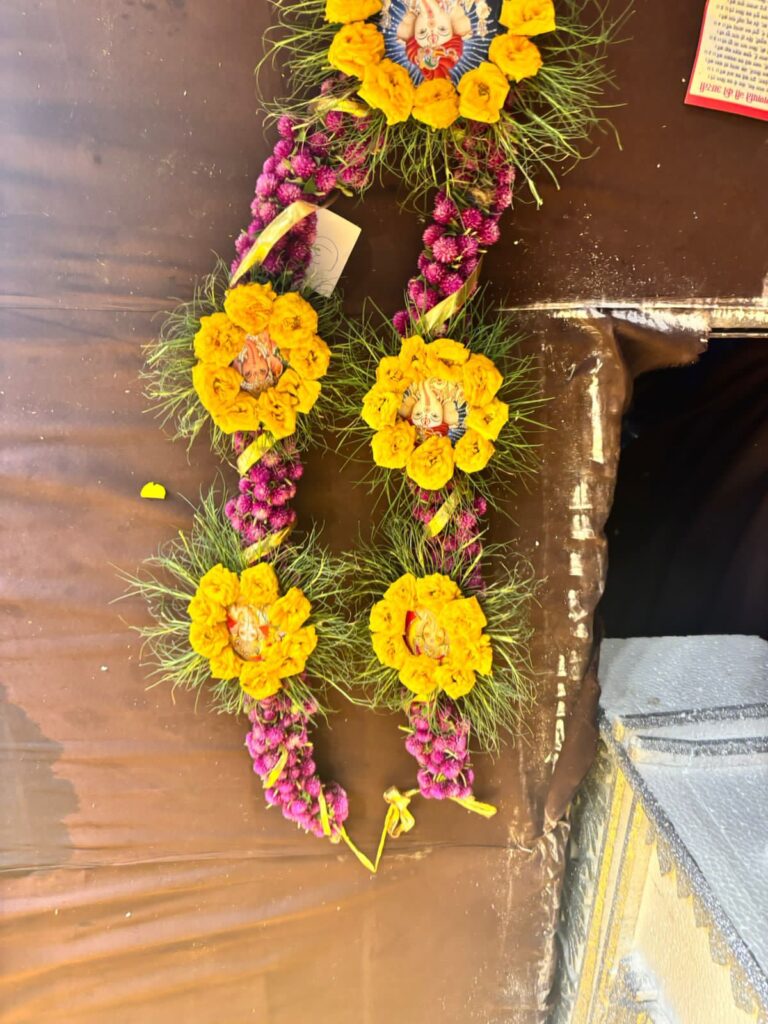 साक्षात विराजित है गणेश जी- शक्ति के HCS चाइल्ड क्लब का गणेश उत्सव बना आकर्षण का केंद्र-प्रतिदिन महा आरती के साथ ही विभिन्न प्रतिस्पर्धाओं का भी हो रहा है आयोजन, नवयुवकों की मेहनत से मुंबई के गणेश पंडालो की तरह स्वरूप दिया गया है शक्ति चा राजा का साक्षात विराजित है गणेश जी- शक्ति के HCS चाइल्ड क्लब का गणेश उत्सव बना आकर्षण का केंद्र-प्रतिदिन महा आरती के साथ ही विभिन्न प्रतिस्पर्धाओं का भी हो रहा है आयोजन, नवयुवकों की मेहनत से मुंबई के गणेश पंडालो की तरह स्वरूप दिया गया है शक्ति चा राजा का kshititech