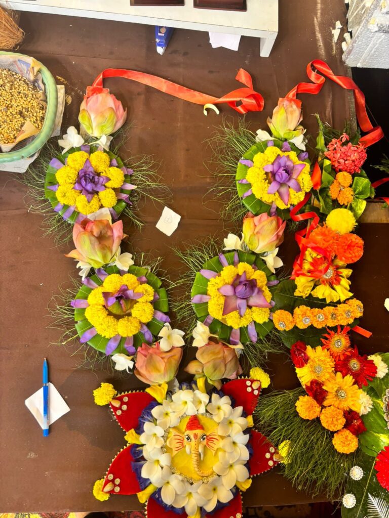 साक्षात विराजित है गणेश जी- शक्ति के HCS चाइल्ड क्लब का गणेश उत्सव बना आकर्षण का केंद्र-प्रतिदिन महा आरती के साथ ही विभिन्न प्रतिस्पर्धाओं का भी हो रहा है आयोजन, नवयुवकों की मेहनत से मुंबई के गणेश पंडालो की तरह स्वरूप दिया गया है शक्ति चा राजा का साक्षात विराजित है गणेश जी- शक्ति के HCS चाइल्ड क्लब का गणेश उत्सव बना आकर्षण का केंद्र-प्रतिदिन महा आरती के साथ ही विभिन्न प्रतिस्पर्धाओं का भी हो रहा है आयोजन, नवयुवकों की मेहनत से मुंबई के गणेश पंडालो की तरह स्वरूप दिया गया है शक्ति चा राजा का kshititech
