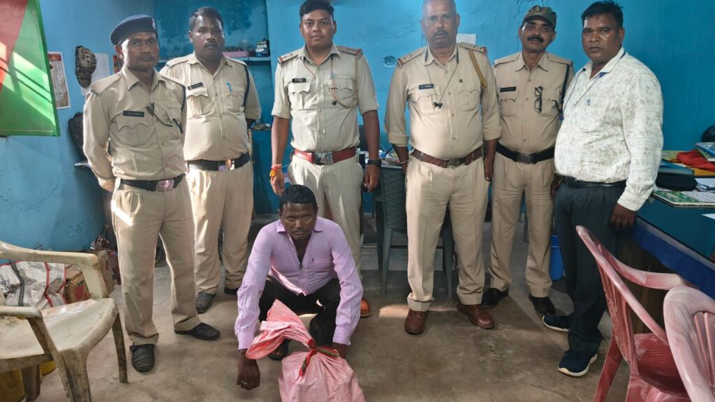 अवैध महुआ लहान के भंडारण पर आबकारी विभाग शक्ति की छापामार कार्रवाई, कलेक्टर एवं जिला आबकारी अधिकारी के निर्देश पर की गई कार्रवाई, आबकारी वृत्त शक्ति/ मालखरौदा के प्रभारी कोमल सिंह सिदार की सक्रियता,सिदार ने कहा- ऐसे अवैध महुआ शराब पर विभाग कर रहा नियमित करवाई अवैध महुआ लहान के भंडारण पर आबकारी विभाग शक्ति की छापामार कार्रवाई, कलेक्टर एवं जिला आबकारी अधिकारी के निर्देश पर की गई कार्रवाई, आबकारी वृत्त शक्ति/ मालखरौदा के प्रभारी कोमल सिंह सिदार की सक्रियता,सिदार ने कहा- ऐसे अवैध महुआ शराब पर विभाग कर रहा नियमित करवाई kshititech