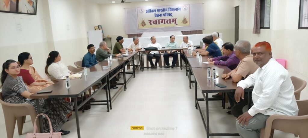 निशुल्क कृत्रिम पैर प्रत्यारोपण शिविर हेतु 120 पैरों का पंजीयन, 26 से 30 सितंबर तक बिलासपुर में होगा शिविर का आयोजन, शिविर की तैयारीयो को लेकर संपन्न हुई आयोजन समिति की बैठक, आधुनिक डिजाइन के मजबूत कृत्रिम पैरों का होगा वितरण kshititech