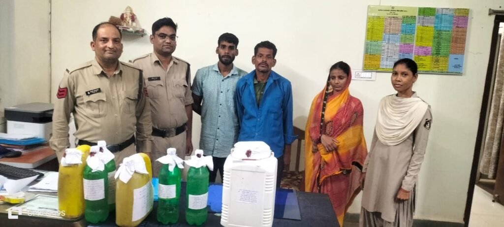 मुख्यमंत्री के निर्देश का दिख रहा असर- शक्ति जिले के अलग-अलग थानों में दर्ज हुए आबकारी के मामले, शक्ति एवं मालखरौदा पुलिस ने किया अवैध शराब रखने वालों को गिरफतार,SP अंकिता शर्मा के निर्देशन में थाना प्रभारीयो की सजगता,मालखरौदा पुलिस ने दर्ज किये तीन मामले kshititech