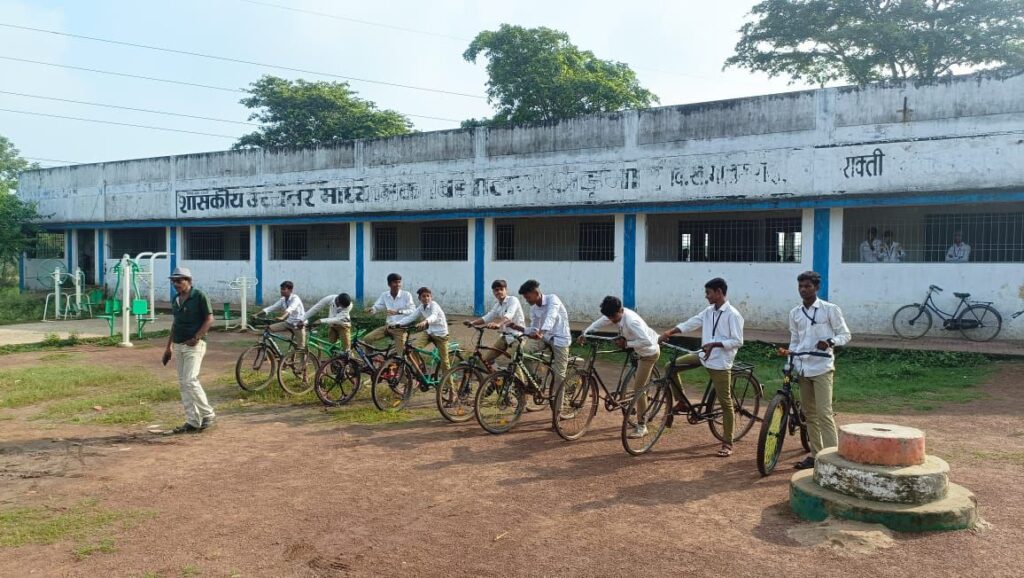 स्वच्छता की अलख जगा रहा नगर पंचायत प्रशासन- नगर पंचायत अड़भार द्वारा स्वच्छता पखवाड़े के तहत स्वच्छता अभियान, शपथ,साइकिल रेस सहित रंगोली प्रतियोगिता का हुआ आयोजन, सीएमओ आनंद राय ने कहा-लोगों को निरंतर स्वच्छता के प्रति जागरूक करना ही प्रशासन का उद्देश्य,अड़भार शहर स्वच्छता के मामले में प्रदेश स्तर पर है अग्रणी स्वच्छता की अलख जगा रहा नगर पंचायत प्रशासन- नगर पंचायत अड़भार द्वारा स्वच्छता पखवाड़े के तहत स्वच्छता अभियान, शपथ,साइकिल रेस सहित रंगोली प्रतियोगिता का हुआ आयोजन, सीएमओ आनंद राय ने कहा-लोगों को निरंतर स्वच्छता के प्रति जागरूक करना ही प्रशासन का उद्देश्य,अड़भार शहर स्वच्छता के मामले में प्रदेश स्तर पर है अग्रणी kshititech