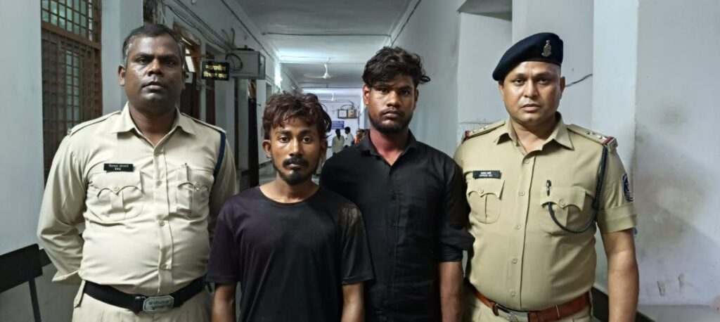तीन लुटेरों को पुलिस ने किया गिरफ्तार,शक्ति पुलिस की सजगता से अपराधों पर लग रहा अंकुश तीन लुटेरों को पुलिस ने किया गिरफ्तार,शक्ति पुलिस की सजगता से अपराधों पर लग रहा अंकुश kshititech