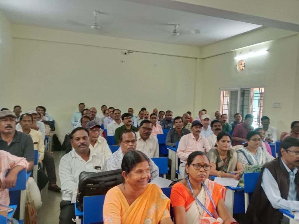 शक्ति जिले के जिला शिक्षा अधिकारी ने जिले के संस्था प्रमुखों एवं संकुल शैक्षिक समन्वयको की ली समीक्षा बैठक,बैठक में सरकारी स्कूलों के संस्था प्रमुख हो रहे शामिल,20 सितंबर को भी दो चरणों में अलग-अलग होगी बैठक, बेहतर परीक्षा परिणाम सहित विभिन्न विषयों पर हो रही गहन चर्चा शक्ति जिले के जिला शिक्षा अधिकारी ने जिले के संस्था प्रमुखों एवं संकुल शैक्षिक समन्वयको की ली समीक्षा बैठक,बैठक में सरकारी स्कूलों के संस्था प्रमुख हो रहे शामिल,20 सितंबर को भी दो चरणों में अलग-अलग होगी बैठक, बेहतर परीक्षा परिणाम सहित विभिन्न विषयों पर हो रही गहन चर्चा kshititech