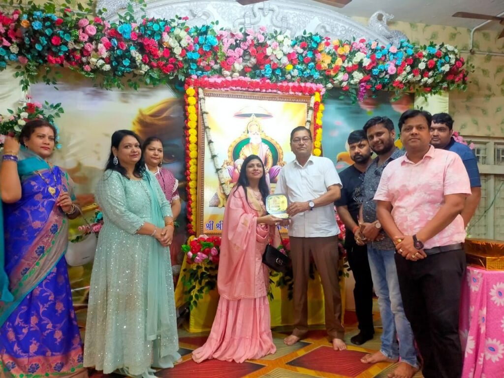 अमिताभ बच्चन खिलाएंगे केबीसी का खेल-शक्ति शहर में ऐतिहासिक बन गया है अग्रवाल समाज का अग्रसेन जयंती पखवाड़ा, प्रतिदिन वृक्षारोपण के माध्यम से दिया जा रहा सेवा का संदेश तो वही प्रतियोगिताओं की व्यवस्थाओं में दिख रहा नया स्वरूप, केरल की झांकियां सहित अग्रसेन चौक में बनारस के पंडित करेंगे महा आरती kshititech