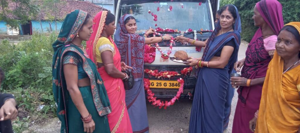 महिला बाल विकास शक्ति परियोजना द्वारा क्षेत्र में निकाला गया सुपोषण रथ, रथ के माध्यम से गांव-गांव में लोगों को वजन तिहार एवं पोषण माह के लिए किया जाएगा जागरूक, परियोजना अधिकारी श्याम कंवर के मार्गदर्शन में चल रहा कार्यक्रम महिला बाल विकास शक्ति परियोजना द्वारा क्षेत्र में निकाला गया सुपोषण रथ, रथ के माध्यम से गांव-गांव में लोगों को वजन तिहार एवं पोषण माह के लिए किया जाएगा जागरूक, परियोजना अधिकारी श्याम कंवर के मार्गदर्शन में चल रहा कार्यक्रम kshititech