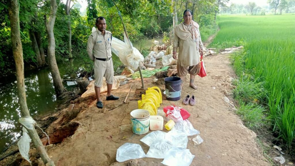 अवैध शराब निर्माण के ठिकानों पर पहुंचा आबकारी विभाग, 120 लीटर अवैध शराब सहित सैकड़ो क्विंटल अवैध महुआ लहान जप्त, विभागिय कार्रवाई से अवैध कारोबारीयो में दशहत, आबकारी वृत्त प्रभारी उप निरीक्षक कोमल सिंह सिदार हैं जिम्मेदारियां के प्रति सजग अवैध शराब निर्माण के ठिकानों पर पहुंचा आबकारी विभाग, 120 लीटर अवैध शराब सहित सैकड़ो क्विंटल अवैध महुआ लहान जप्त, विभागिय कार्रवाई से अवैध कारोबारीयो में दशहत, आबकारी वृत्त प्रभारी उप निरीक्षक कोमल सिंह सिदार हैं जिम्मेदारियां के प्रति सजग kshititech