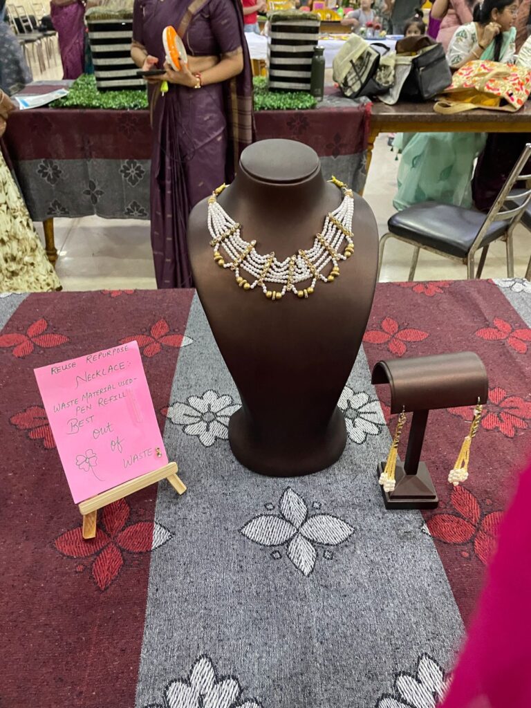 बहूओ ने जब किया दादी का अभिनय-अग्रसेन जयंती कार्यक्रमों में महिलाओं एवं यूवतियों के हो रहे एक से बढ़कर एक आयोजन,लक्की विनर की विजेता रही उषा आनंद अग्रवाल एवं रुचि राजेश अग्रवाल, आज 25 सितंबर को भी होगी प्रतिस्पर्धाएं बहूओ ने जब किया दादी का अभिनय-अग्रसेन जयंती कार्यक्रमों में महिलाओं एवं यूवतियों के हो रहे एक से बढ़कर एक आयोजन,लक्की विनर की विजेता रही उषा आनंद अग्रवाल एवं रुचि राजेश अग्रवाल, आज 25 सितंबर को भी होगी प्रतिस्पर्धाएं kshititech