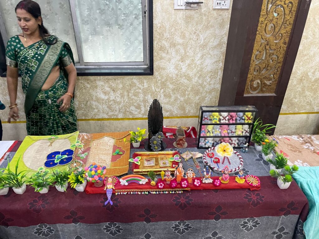 बहूओ ने जब किया दादी का अभिनय-अग्रसेन जयंती कार्यक्रमों में महिलाओं एवं यूवतियों के हो रहे एक से बढ़कर एक आयोजन,लक्की विनर की विजेता रही उषा आनंद अग्रवाल एवं रुचि राजेश अग्रवाल, आज 25 सितंबर को भी होगी प्रतिस्पर्धाएं बहूओ ने जब किया दादी का अभिनय-अग्रसेन जयंती कार्यक्रमों में महिलाओं एवं यूवतियों के हो रहे एक से बढ़कर एक आयोजन,लक्की विनर की विजेता रही उषा आनंद अग्रवाल एवं रुचि राजेश अग्रवाल, आज 25 सितंबर को भी होगी प्रतिस्पर्धाएं kshititech