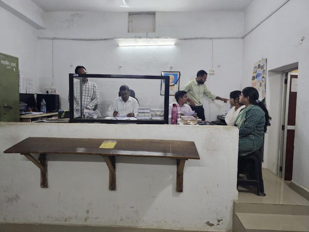 जिले के मुखिया का तूफानी दौरा- शक्ति कलेक्टर टोपनो साहब ने किया जिले के सरकारी दफ्तरों एवं आंगनबाड़ी केंद्रों का निरीक्षण, कलेक्टर के निर्देश पर अधिकारी भी पहुंचे कार्यालयो में, 15 अक्टूबर तक लिए जाएंगे अस्थायी फटका लाइसेंस नवीनीकरण के आवेदन, अस्पतालों के अनुपस्थित कर्मचारियों को कटेगी नोटिस जिले के मुखिया का तूफानी दौरा- शक्ति कलेक्टर टोपनो साहब ने किया जिले के सरकारी दफ्तरों एवं आंगनबाड़ी केंद्रों का निरीक्षण, कलेक्टर के निर्देश पर अधिकारी भी पहुंचे कार्यालयो में, 15 अक्टूबर तक लिए जाएंगे अस्थायी फटका लाइसेंस नवीनीकरण के आवेदन, अस्पतालों के अनुपस्थित कर्मचारियों को कटेगी नोटिस kshititech