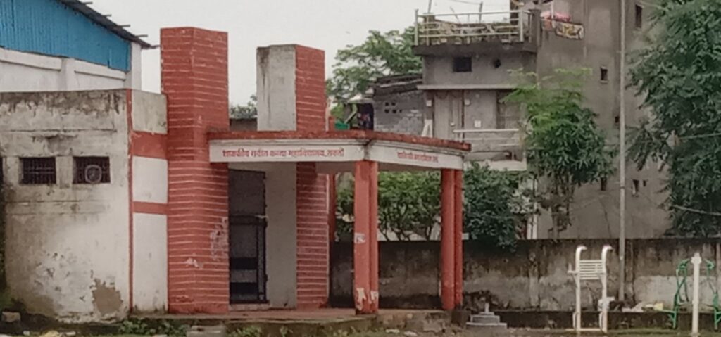 रामनरेश यादव ने ली शासकीय नवीन कन्या महाविद्यालय की जन भागीदारी समिति की बैठक, महाविद्यालय की व्यवस्थाओं के निरीक्षण के साथ ही प्राचार्य से की चर्चा, अध्यक्ष रामनरेश ने कहा-शीघ्र ही होगा नए महाविद्यालय भवन का निर्माण रामनरेश यादव ने ली शासकीय नवीन कन्या महाविद्यालय की जन भागीदारी समिति की बैठक, महाविद्यालय की व्यवस्थाओं के निरीक्षण के साथ ही प्राचार्य से की चर्चा, अध्यक्ष रामनरेश ने कहा-शीघ्र ही होगा नए महाविद्यालय भवन का निर्माण kshititech