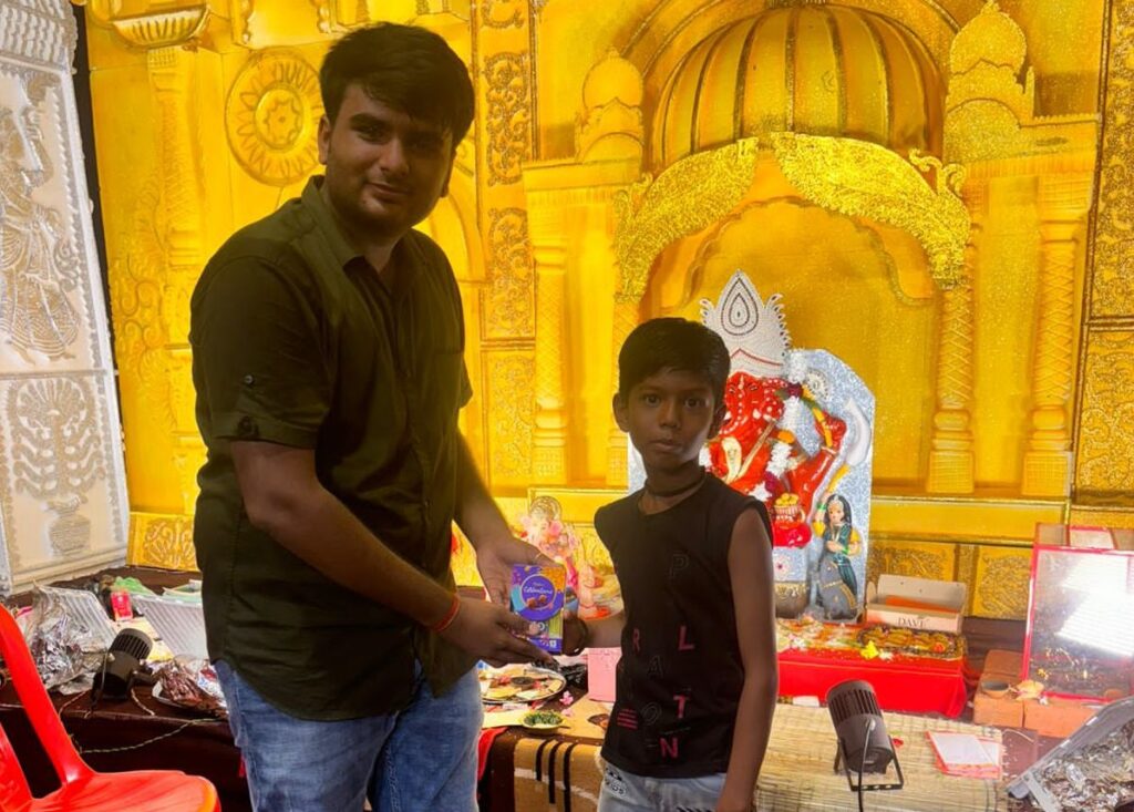 साक्षात विराजित है गणेश जी- शक्ति के HCS चाइल्ड क्लब का गणेश उत्सव बना आकर्षण का केंद्र-प्रतिदिन महा आरती के साथ ही विभिन्न प्रतिस्पर्धाओं का भी हो रहा है आयोजन, नवयुवकों की मेहनत से मुंबई के गणेश पंडालो की तरह स्वरूप दिया गया है शक्ति चा राजा का साक्षात विराजित है गणेश जी- शक्ति के HCS चाइल्ड क्लब का गणेश उत्सव बना आकर्षण का केंद्र-प्रतिदिन महा आरती के साथ ही विभिन्न प्रतिस्पर्धाओं का भी हो रहा है आयोजन, नवयुवकों की मेहनत से मुंबई के गणेश पंडालो की तरह स्वरूप दिया गया है शक्ति चा राजा का kshititech