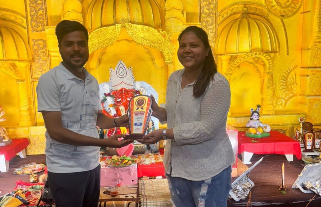 साक्षात विराजित है गणेश जी- शक्ति के HCS चाइल्ड क्लब का गणेश उत्सव बना आकर्षण का केंद्र-प्रतिदिन महा आरती के साथ ही विभिन्न प्रतिस्पर्धाओं का भी हो रहा है आयोजन, नवयुवकों की मेहनत से मुंबई के गणेश पंडालो की तरह स्वरूप दिया गया है शक्ति चा राजा का साक्षात विराजित है गणेश जी- शक्ति के HCS चाइल्ड क्लब का गणेश उत्सव बना आकर्षण का केंद्र-प्रतिदिन महा आरती के साथ ही विभिन्न प्रतिस्पर्धाओं का भी हो रहा है आयोजन, नवयुवकों की मेहनत से मुंबई के गणेश पंडालो की तरह स्वरूप दिया गया है शक्ति चा राजा का kshititech