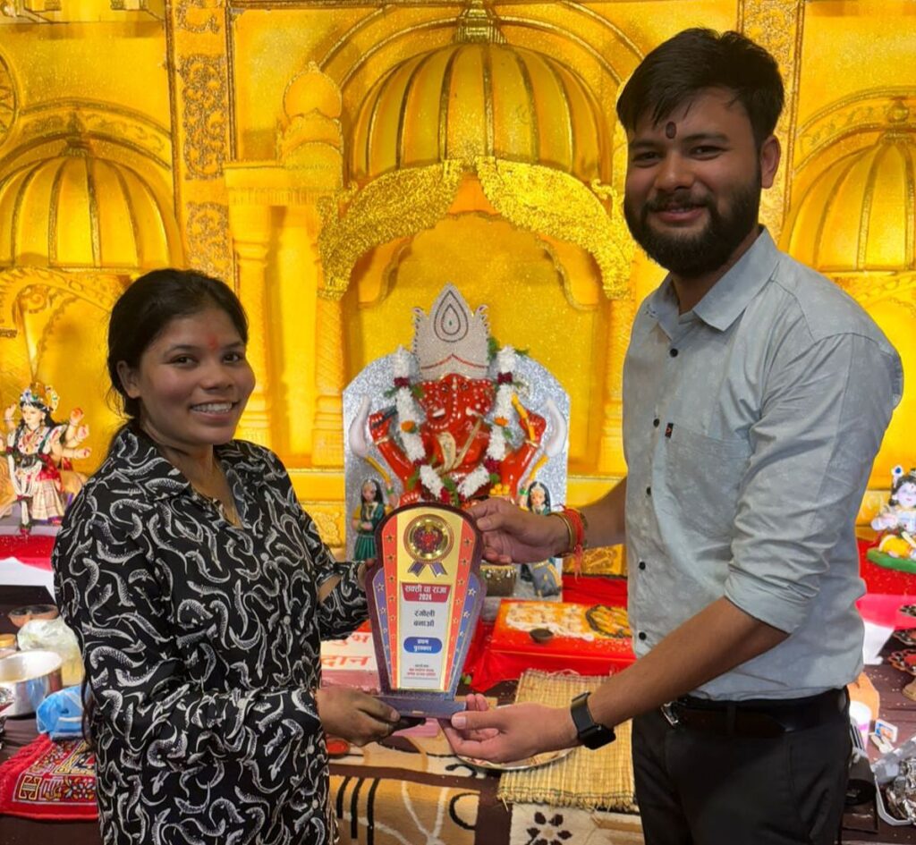 साक्षात विराजित है गणेश जी- शक्ति के HCS चाइल्ड क्लब का गणेश उत्सव बना आकर्षण का केंद्र-प्रतिदिन महा आरती के साथ ही विभिन्न प्रतिस्पर्धाओं का भी हो रहा है आयोजन, नवयुवकों की मेहनत से मुंबई के गणेश पंडालो की तरह स्वरूप दिया गया है शक्ति चा राजा का साक्षात विराजित है गणेश जी- शक्ति के HCS चाइल्ड क्लब का गणेश उत्सव बना आकर्षण का केंद्र-प्रतिदिन महा आरती के साथ ही विभिन्न प्रतिस्पर्धाओं का भी हो रहा है आयोजन, नवयुवकों की मेहनत से मुंबई के गणेश पंडालो की तरह स्वरूप दिया गया है शक्ति चा राजा का kshititech