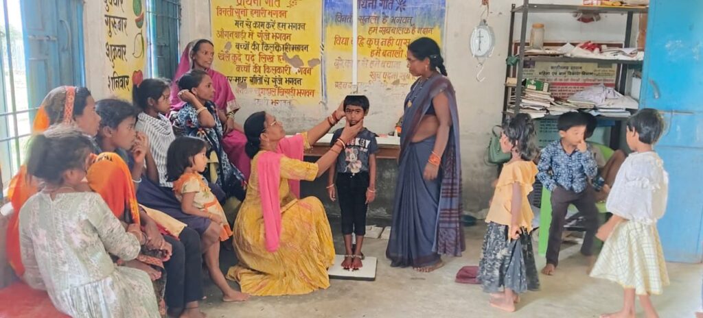 शक्ति विकासखंड में महिला बाल विकास विभाग द्वारा पोषण माह के अंतर्गत वजन तिहार एवं विभिन्न कार्यक्रमों का हो रहा आयोजन, परियोजना अधिकारी श्याम कंवर ने कहा- सही पोषण से ही देश रोशन होगा, कुपोषित बच्चों को चिन्हाकित कर भेजा जाएगा पोषण पुनर्वास केंद्र शक्ति विकासखंड में महिला बाल विकास विभाग द्वारा पोषण माह के अंतर्गत वजन तिहार एवं विभिन्न कार्यक्रमों का हो रहा आयोजन, परियोजना अधिकारी श्याम कंवर ने कहा- सही पोषण से ही देश रोशन होगा, कुपोषित बच्चों को चिन्हाकित कर भेजा जाएगा पोषण पुनर्वास केंद्र kshititech