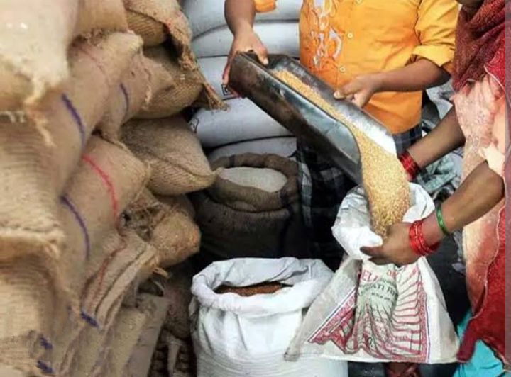 ई-पोस मशीन एवं कांटे की कनेक्टिविटी की समस्या से जूझ रहे उपभोक्ता- शक्ति शहर में उचित मूल्य दुकानों में वितरण व्यवस्था की ई पोस मशीनों की अलग-अलग प्रक्रिया व्यवस्था को एक बनाने की करी गई मांग ई-पोस मशीन एवं कांटे की कनेक्टिविटी की समस्या से जूझ रहे उपभोक्ता- शक्ति शहर में उचित मूल्य दुकानों में वितरण व्यवस्था की ई पोस मशीनों की अलग-अलग प्रक्रिया व्यवस्था को एक बनाने की करी गई मांग kshititech