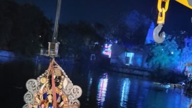 जिला मुख्यालय शक्ति में धूमधाम के साथ हुआ दुर्गा प्रतिमाओं का विसर्जन कार्यक्रम, बैंड बाजे के साथ विसर्जित की गई प्रतिमाएं, शहर के प्रसिद्ध महामाया तालाब में हुआ विसर्जन कार्यक्रम, हाइड्रा वाहन से प्रतिमाएं तालाब में की गई विधि विधान से विसर्जित kshititech