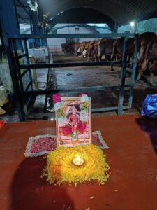 केंद्रीय मुख्यालय के आग्रह का हुआ पालन- अंतर्राष्ट्रीय अग्रवाल सम्मेलन की हावड़ा हुगली जिला इकाई ने किया अग्रसेन जयंती समारोह का आयोजन, पूजा अर्चना के साथ ही कार्यक्रम हुए संपन्न, संगीता सेकसरिया के मार्गदर्शन में महिला सदस्य पहुंचे गौशाला, करी गौ माता की सेवा एवं जयंती पर्व का आयोजन, अंतरराष्ट्रीय अध्यक्ष राजकुमार मित्तल ने भी करी हावड़ा हुगली जिला इकाई की सामाजिक कार्यों को लेकर सक्रियता की प्रशंसा केंद्रीय मुख्यालय के आग्रह का हुआ पालन- अंतर्राष्ट्रीय अग्रवाल सम्मेलन की हावड़ा हुगली जिला इकाई ने किया अग्रसेन जयंती समारोह का आयोजन, पूजा अर्चना के साथ ही कार्यक्रम हुए संपन्न, संगीता सेकसरिया के मार्गदर्शन में महिला सदस्य पहुंचे गौशाला, करी गौ माता की सेवा एवं जयंती पर्व का आयोजन, अंतरराष्ट्रीय अध्यक्ष राजकुमार मित्तल ने भी करी हावड़ा हुगली जिला इकाई की सामाजिक कार्यों को लेकर सक्रियता की प्रशंसा kshititech