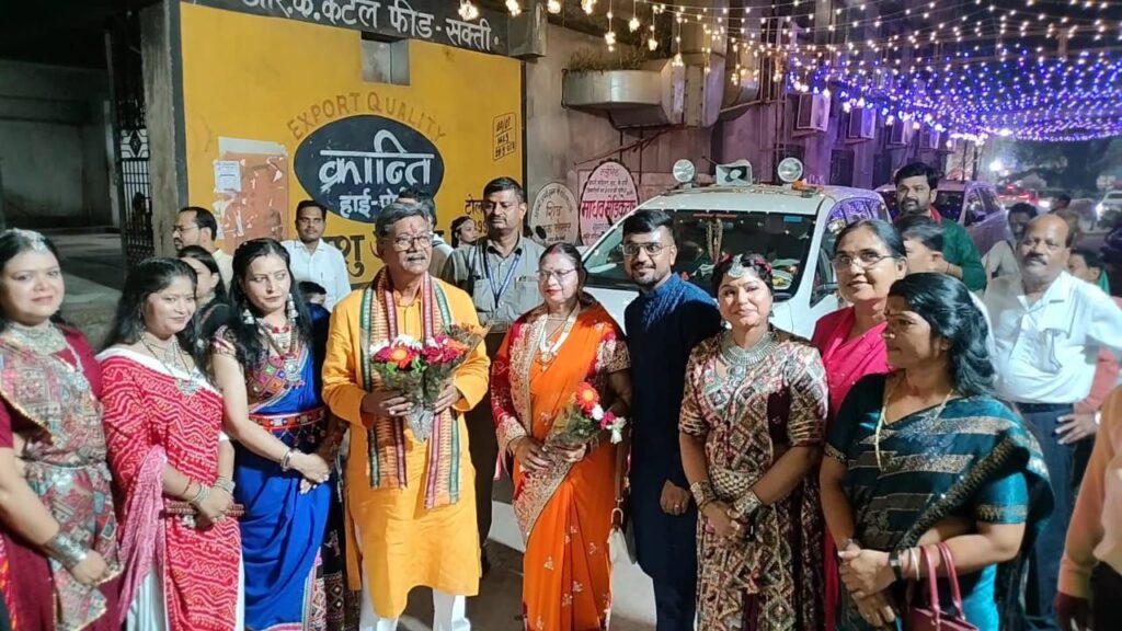 अद्वितीय रास गरबा-महिला जागृति शाखा शक्ति के रास गरबा डांडिया में पहुंचे महंत सहित पूर्व मंत्रियों का हुआ जोरदार स्वागत, शुभम ग्रीन्स में माता रानी की धुन पर गरबे का हुआ भव्य आयोजन, नवरात्रि पर्व पर शक्ति का गरबा होता है खास, महामाया देवी के दरबार पहुंचे नेता प्रतिपक्ष जी अद्वितीय रास गरबा-महिला जागृति शाखा शक्ति के रास गरबा डांडिया में पहुंचे महंत सहित पूर्व मंत्रियों का हुआ जोरदार स्वागत, शुभम ग्रीन्स में माता रानी की धुन पर गरबे का हुआ भव्य आयोजन, नवरात्रि पर्व पर शक्ति का गरबा होता है खास, महामाया देवी के दरबार पहुंचे नेता प्रतिपक्ष जी kshititech