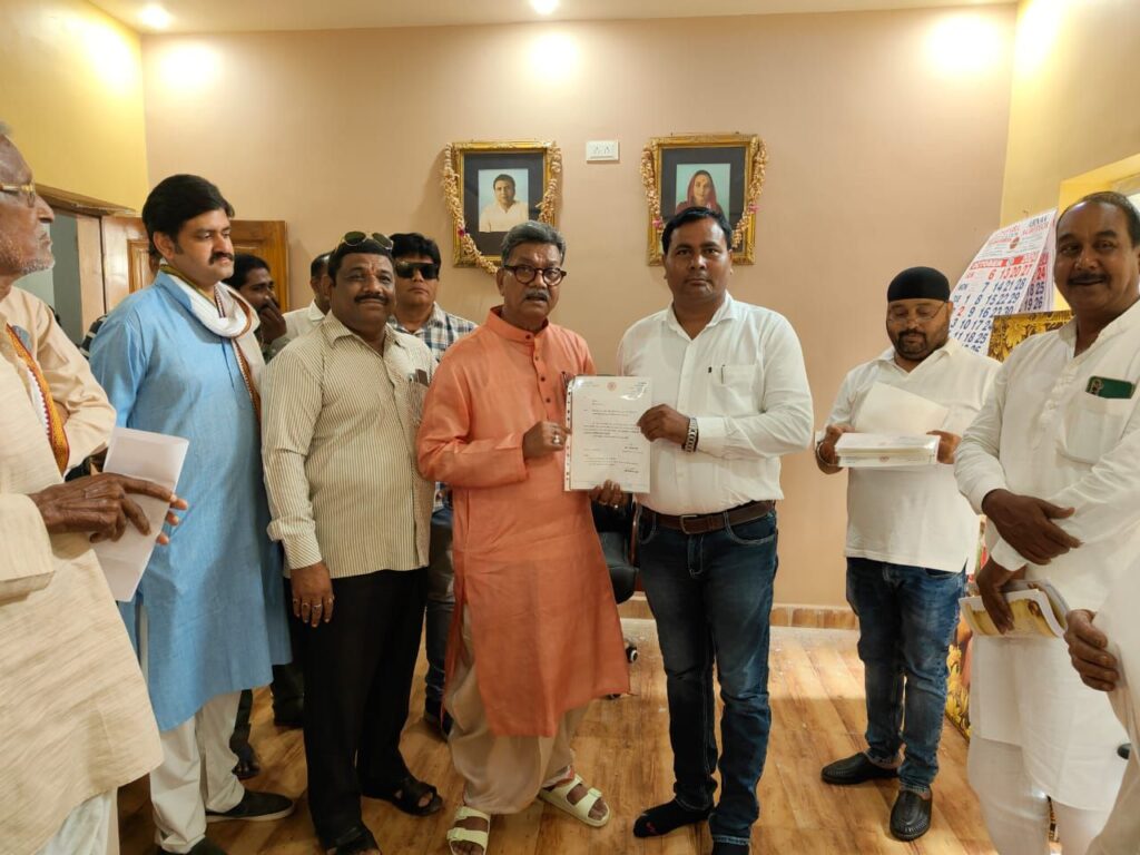 पूर्व जनपद उपाध्यक्ष अमृतलाल सोनहर बनाए गए डॉ.चरण दास महंत के विधायक प्रतिनिधि, मत्स्य पालन विभाग में महंत जी ने करी नियुक्ति, अमृतलाल सोनहर ने किया महंत जी का आभार,कहा-महंत जी ने शक्ति क्षेत्र के विकास को दी नई दिशा,लोकसभा चुनाव में भी कांग्रेस से सशक्त प्रत्याशी की दौड़ में थे अमृत पूर्व जनपद उपाध्यक्ष अमृतलाल सोनहर बनाए गए डॉ.चरण दास महंत के विधायक प्रतिनिधि, मत्स्य पालन विभाग में महंत जी ने करी नियुक्ति, अमृतलाल सोनहर ने किया महंत जी का आभार,कहा-महंत जी ने शक्ति क्षेत्र के विकास को दी नई दिशा,लोकसभा चुनाव में भी कांग्रेस से सशक्त प्रत्याशी की दौड़ में थे अमृत kshititech