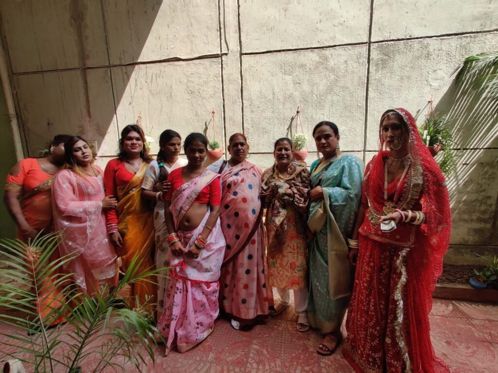 अरुणा की रचनात्मक पहल- बिलासपुर शहर के किन्नरो एवं उनके बच्चों को शिक्षित बनाने तथा आत्मनिर्भर बनाने करी पहल, अंतर्राष्ट्रीय अग्रवाल सम्मेलन के अध्यक्ष राजकुमार मित्तल के मार्गदर्शन में कार्य कर रही अरुणा, भारतीय वैश्य ग्लोबल फाउंडेशन की महिला इकाई की राष्ट्रीय सचिव बनाई गई अरुणा अग्रवाल अरुणा की रचनात्मक पहल- बिलासपुर शहर के किन्नरो एवं उनके बच्चों को शिक्षित बनाने तथा आत्मनिर्भर बनाने करी पहल, अंतर्राष्ट्रीय अग्रवाल सम्मेलन के अध्यक्ष राजकुमार मित्तल के मार्गदर्शन में कार्य कर रही अरुणा, भारतीय वैश्य ग्लोबल फाउंडेशन की महिला इकाई की राष्ट्रीय सचिव बनाई गई अरुणा अग्रवाल kshititech