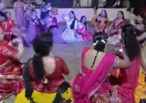 शक्ति के पापा ढाबा लान में हुआ गबेल गरबा नाइट का रंगारंग आयोजन, फैमिली गरबा नाइट में माता की धुन पर थिरके समाज बंधु शक्ति के पापा ढाबा लान में हुआ गबेल गरबा नाइट का रंगारंग आयोजन, फैमिली गरबा नाइट में माता की धुन पर थिरके समाज बंधु kshititech