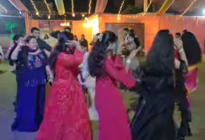 शक्ति के पापा ढाबा लान में हुआ गबेल गरबा नाइट का रंगारंग आयोजन, फैमिली गरबा नाइट में माता की धुन पर थिरके समाज बंधु शक्ति के पापा ढाबा लान में हुआ गबेल गरबा नाइट का रंगारंग आयोजन, फैमिली गरबा नाइट में माता की धुन पर थिरके समाज बंधु kshititech