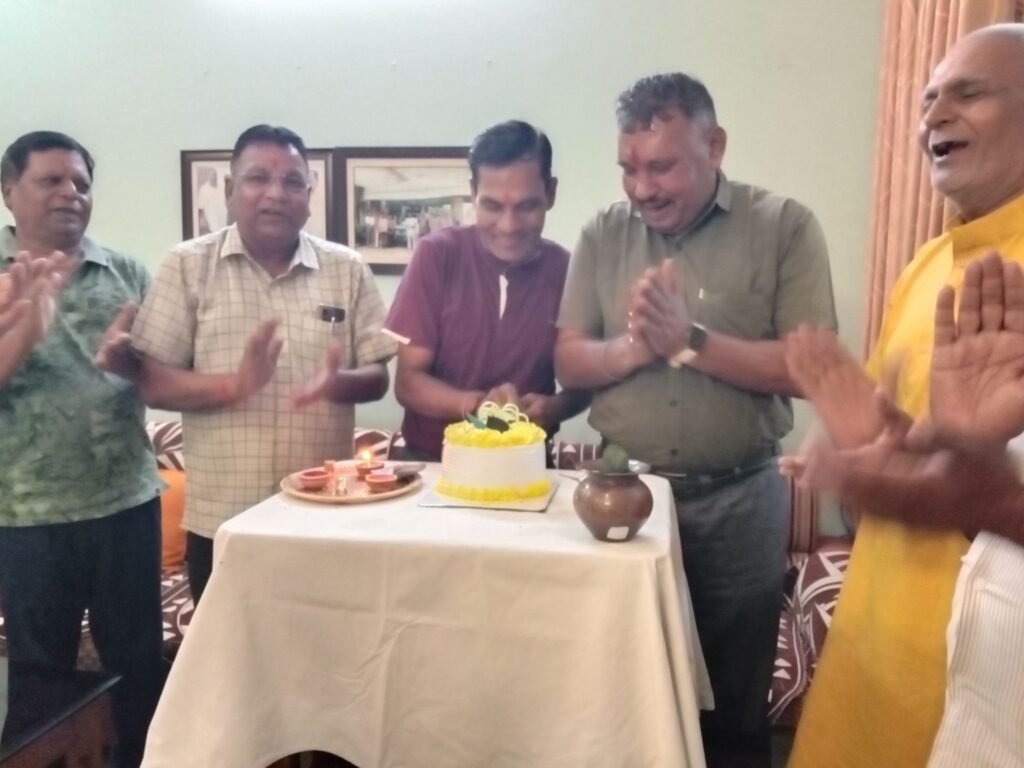 गौ सेवक,युवा समाजसेवी पंकज अग्रवाल (पिंटू) का जन्मदिन मनाया गया उत्साह से, गौ सेवा एवं जरूरतमंदों की सहायता के लिए तत्पर रहते हैं गिरिराज रैन बसेरा के संचालक पंकज अग्रवाल, पंकज ने दशहरे की भी दी शुभकामनाएं kshititech