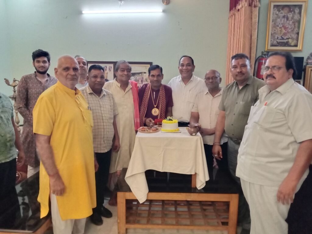 गौ सेवक,युवा समाजसेवी पंकज अग्रवाल (पिंटू) का जन्मदिन मनाया गया उत्साह से, गौ सेवा एवं जरूरतमंदों की सहायता के लिए तत्पर रहते हैं गिरिराज रैन बसेरा के संचालक पंकज अग्रवाल, पंकज ने दशहरे की भी दी शुभकामनाएं kshititech