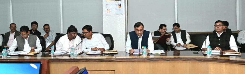 छत्तीसगढ़ में पांचवी- आठवीं की होगी बोर्ड परीक्षा, भाजपा सरकार ने नेताओं पर दर्ज 54 राजनैतिक मामलों को वापस लेने का लिया निर्णय, विष्णु कैबिनेट में हुआ अहम फैसला, प्रदेश में शहरी एवं ग्रामीण चुनाव को लेकर भी सरकार ने लिए अहम फैसले छत्तीसगढ़ में पांचवी- आठवीं की होगी बोर्ड परीक्षा, भाजपा सरकार ने नेताओं पर दर्ज 54 राजनैतिक मामलों को वापस लेने का लिया निर्णय, विष्णु कैबिनेट में हुआ अहम फैसला, प्रदेश में शहरी एवं ग्रामीण चुनाव को लेकर भी सरकार ने लिए अहम फैसले kshititech