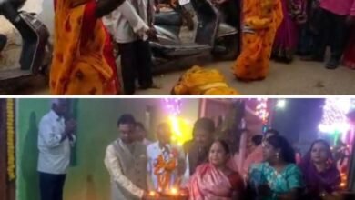 दीपावली पर्व पर पोरथा गांव में हुआ गौरा गौरी पूजा उत्सव का आयोजन, खेदु बैगा चौक में दशकों से चली आ रही है उत्सव की परंपरा, हेतराम राठौर परिवार की पहल पर ग्राम बैगा समुदाय एवं खेदु बैगा चौक निवासियों के सहयोग से होता है पारंपरिक आयोजन,BMO डॉक्टर सूरज सिंह राठौर ने भी करी पूजा दीपावली पर्व पर पोरथा गांव में हुआ गौरा गौरी पूजा उत्सव का आयोजन, खेदु बैगा चौक में दशकों से चली आ रही है उत्सव की परंपरा, हेतराम राठौर परिवार की पहल पर ग्राम बैगा समुदाय एवं खेदु बैगा चौक निवासियों के सहयोग से होता है पारंपरिक आयोजन,BMO डॉक्टर सूरज सिंह राठौर ने भी करी पूजा kshititech