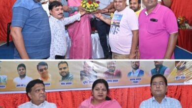 सांसद जी का आभार -शक्ति की मारवाड़ी युवा मंच को सांसद कमलेश जांगड़े ने दी अपनी निधि से 10 लाख रुपए की राशि, युवा मंच का स्वयं का बनेगा कार्यालय भवन, शासन से जमीन की होगी मांग, मंच के निशुल्क कृत्रिम पैर शिविर में दिव्यांगों को आशीर्वाद दिया सांसद मैडम ने, अग्रवाल सभा अध्यक्ष श्यामसुंदर ने कहा- सेवा के कामों में अग्रवाल समाज पूरी दुनिया में है अग्रणी, प्रसिद्ध भजन गायक विक्की सिंघल का भी सांसद महोदय ने किया सम्मान kshititech