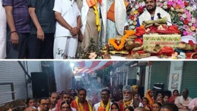 शक्ति के देवांगन परिवार में चल रही भागवत कथा का श्रवण करने पहुंचे नेता प्रतिपक्ष महंत जी,महंत जी ने कहा- भागवत कथा के श्रवण से होती है मोक्ष की प्राप्ति, आचार्य भोलाशंकर तिवारी एवं श्री कृष्ण तिवारी से लिया महंत जी ने आशीर्वाद शक्ति के देवांगन परिवार में चल रही भागवत कथा का श्रवण करने पहुंचे नेता प्रतिपक्ष महंत जी,महंत जी ने कहा- भागवत कथा के श्रवण से होती है मोक्ष की प्राप्ति, आचार्य भोलाशंकर तिवारी एवं श्री कृष्ण तिवारी से लिया महंत जी ने आशीर्वाद kshititech