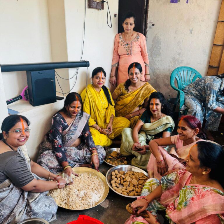 आस्था का महापर्व छठ पूजा- समाजसेविका रीना गेवाडीन ने छठ पूजा के तृतीय दिवस डूबते सूर्य को दिया अर्ध्य,क्षेत्र की सुख,शांति, समृद्धि की करी रीना ने कामना, रीना ने कहा- छठ मैय्या के आशीर्वाद थे पूरे क्षेत्र में रहे सदैव खुशहाली, शक्ति शहर में भी छठ पूजा पर महिलाओं में देखा आस्था का सैलाब आस्था का महापर्व छठ पूजा- समाजसेविका रीना गेवाडीन ने छठ पूजा के तृतीय दिवस डूबते सूर्य को दिया अर्ध्य,क्षेत्र की सुख,शांति, समृद्धि की करी रीना ने कामना, रीना ने कहा- छठ मैय्या के आशीर्वाद थे पूरे क्षेत्र में रहे सदैव खुशहाली, शक्ति शहर में भी छठ पूजा पर महिलाओं में देखा आस्था का सैलाब kshititech