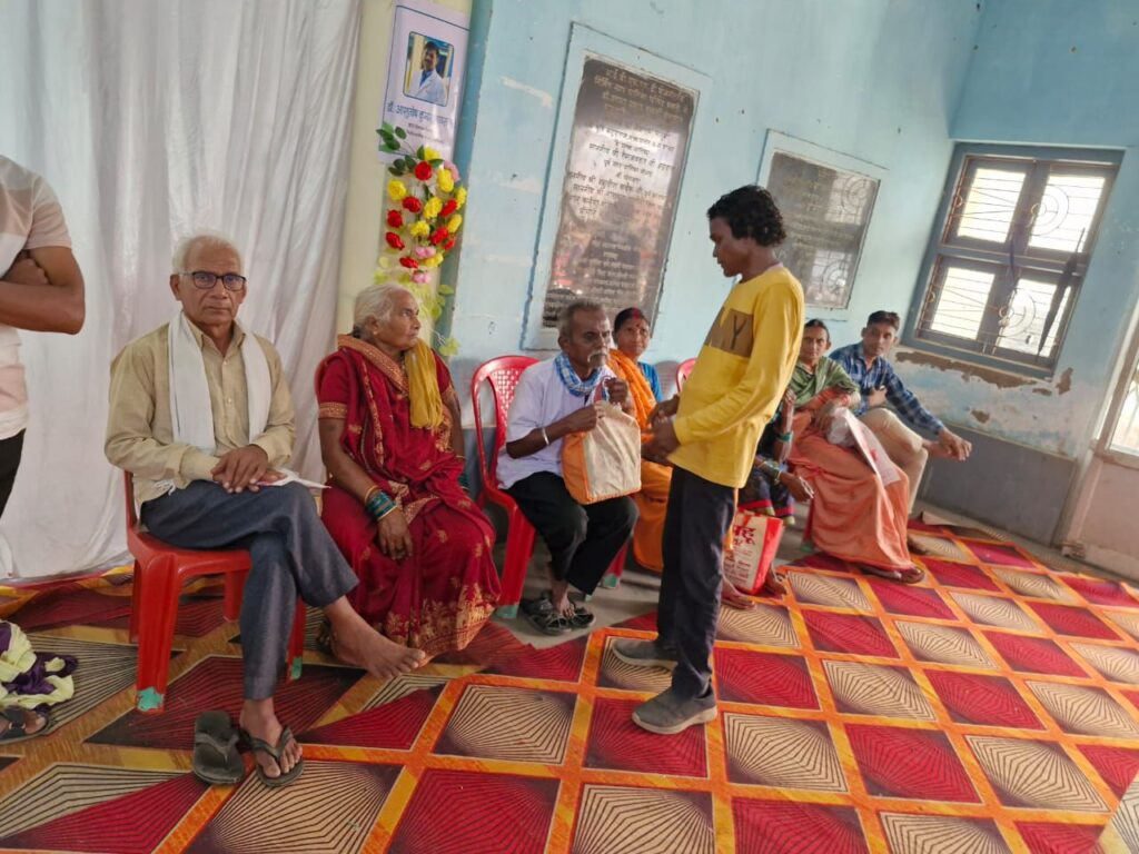 स्वास्थ्य सेवा का सबसे बड़ा कैंप- शक्ति में संपन्न हुआ निःशुल्क स्वास्थ्य जांच शिविर,90 नेत्र रोगियों को मोतियाबिंद ऑपरेशन हेतु भेजा गया रायपुर, 800 लोगों की हुई स्वास्थ्य जांच, स्वर्गीय संतोष अग्रवाल की स्मृति में आयोजित था कार्यक्रम, 20 विशेषज्ञ चिकित्सक रहे मौजूद,280 लोगो का रक्त वर्ग परीक्षण भी हुआ शिविर में स्वास्थ्य सेवा का सबसे बड़ा कैंप- शक्ति में संपन्न हुआ निःशुल्क स्वास्थ्य जांच शिविर,90 नेत्र रोगियों को मोतियाबिंद ऑपरेशन हेतु भेजा गया रायपुर, 800 लोगों की हुई स्वास्थ्य जांच, स्वर्गीय संतोष अग्रवाल की स्मृति में आयोजित था कार्यक्रम, 20 विशेषज्ञ चिकित्सक रहे मौजूद,280 लोगो का रक्त वर्ग परीक्षण भी हुआ शिविर में kshititech