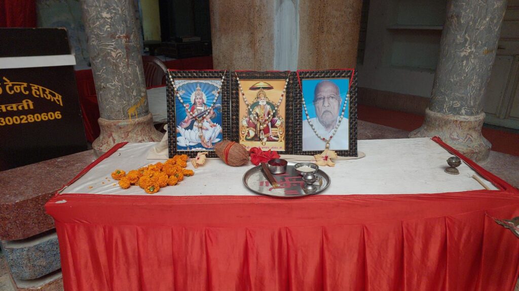 दिव्यांगों के चेहरे पर जब आई मुस्कान, स्वयं के कृत्रिम पैरों से चल सकेंगे अब विकलांग भाई- मारवाड़ी युवा मंच शक्ति शाखा का निशुल्क कृत्रिम अंग प्रत्यारोपण एवं कैलिपर्स वितरण शिविर का हुआ शुभारंभ, मुख्य अतिथि एसपी अंकिता शर्मा ने कहा दिव्यांगों की सेवा है पुण्य का काम, एसपी मैडम ने स्वयं नीचे पहुंचकर दिव्यांग बिटिया के हाथों पहनी माला, सेठ स्वर्गीय मांगेराम अग्रवाल की स्मृति में आयोजित था शिविर दिव्यांगों के चेहरे पर जब आई मुस्कान, स्वयं के कृत्रिम पैरों से चल सकेंगे अब विकलांग भाई- मारवाड़ी युवा मंच शक्ति शाखा का निशुल्क कृत्रिम अंग प्रत्यारोपण एवं कैलिपर्स वितरण शिविर का हुआ शुभारंभ, मुख्य अतिथि एसपी अंकिता शर्मा ने कहा दिव्यांगों की सेवा है पुण्य का काम, एसपी मैडम ने स्वयं नीचे पहुंचकर दिव्यांग बिटिया के हाथों पहनी माला, सेठ स्वर्गीय मांगेराम अग्रवाल की स्मृति में आयोजित था शिविर kshititech