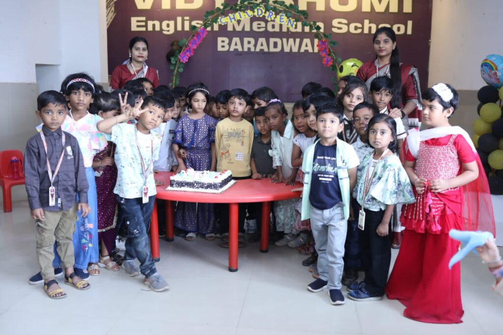 बाल दिवस का ऐतिहासिक आयोजन- बाराद्वार शहर के प्रतिष्ठित विद्याभूमी स्कूल में 14 नवंबर को हुआ बाल दिवस कार्यक्रम का आयोजन, इवेंट ऑफ़ द ईयर के रूप में मना बाल दिवस, बच्चों में दिखा उत्साह, बच्चों के बीच संपन्न हुई विभिन्न प्रतिस्पर्धाएं बाल दिवस का ऐतिहासिक आयोजन- बाराद्वार शहर के प्रतिष्ठित विद्याभूमी स्कूल में 14 नवंबर को हुआ बाल दिवस कार्यक्रम का आयोजन, इवेंट ऑफ़ द ईयर के रूप में मना बाल दिवस, बच्चों में दिखा उत्साह, बच्चों के बीच संपन्न हुई विभिन्न प्रतिस्पर्धाएं kshititech