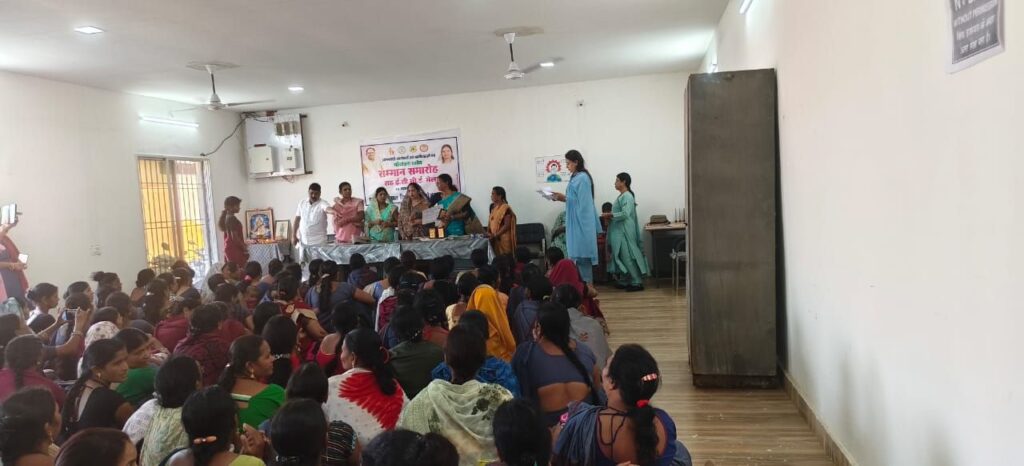 महिला बाल विकास विभाग परियोजना शक्ति में हुआ आंगनबाड़ी कार्यकर्ताओं एवं सारिकाओं का सम्मान समारोह, सैकड़ो की संख्या में कार्यकर्ता रहे मौजूद,परियोजना अधिकारी श्याम कंवर ने कहा- शासन की योजनाओं के बेहतर क्रियान्वन के लिए किया जा रहा यह सम्मान महिला बाल विकास विभाग परियोजना शक्ति में हुआ आंगनबाड़ी कार्यकर्ताओं एवं सारिकाओं का सम्मान समारोह, सैकड़ो की संख्या में कार्यकर्ता रहे मौजूद,परियोजना अधिकारी श्याम कंवर ने कहा- शासन की योजनाओं के बेहतर क्रियान्वन के लिए किया जा रहा यह सम्मान kshititech